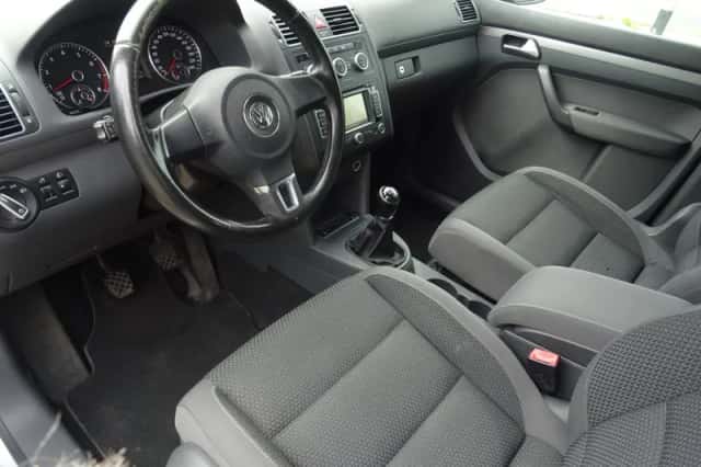 Volkswagen Touran (2014) thumbnail 5