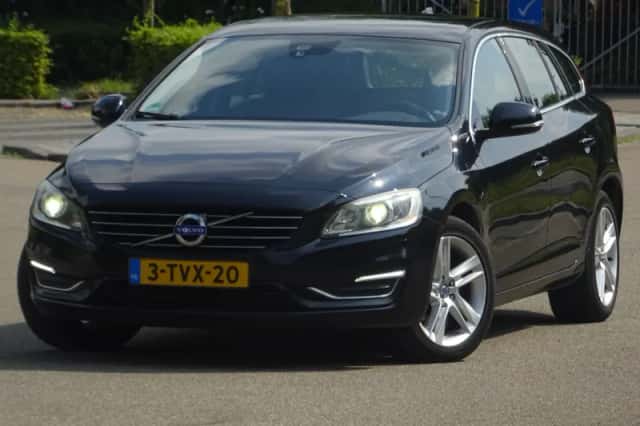 Volvo V60 (2014) thumbnail 1