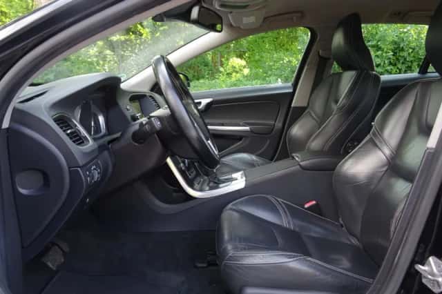 Volvo V60 (2014) thumbnail 6