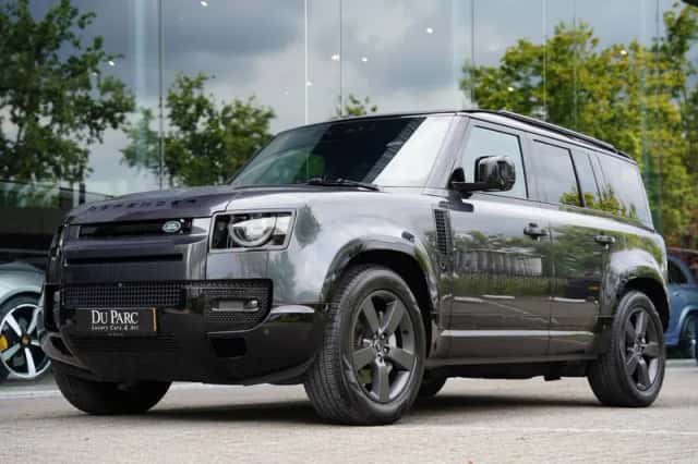Land Rover Defender (2024) thumbnail 1