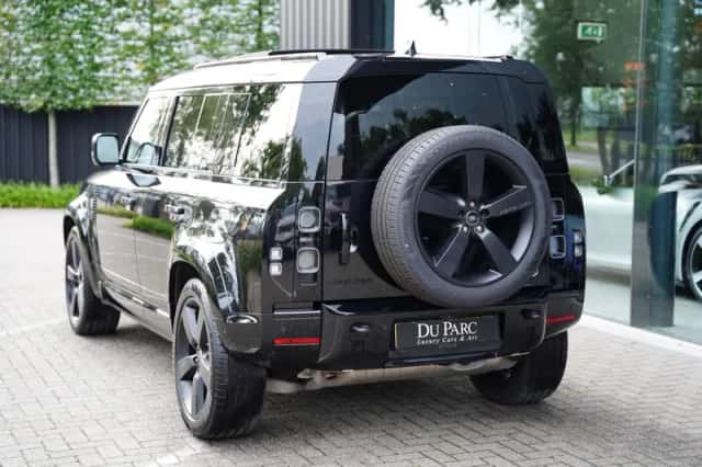 Land Rover Defender (2023) thumbnail 3