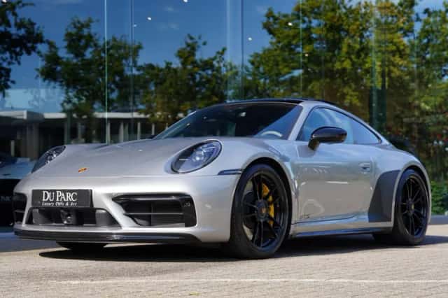 Porsche 911 (2022) thumbnail 1