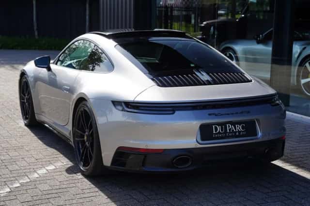 Porsche 911 (2022) thumbnail 3