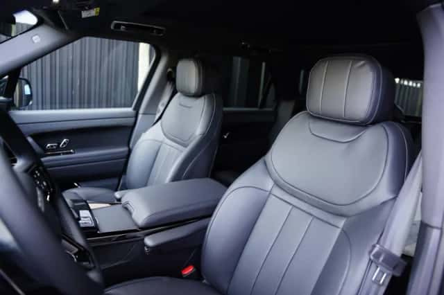 Land Rover Range Rover Sport (2026) thumbnail 5