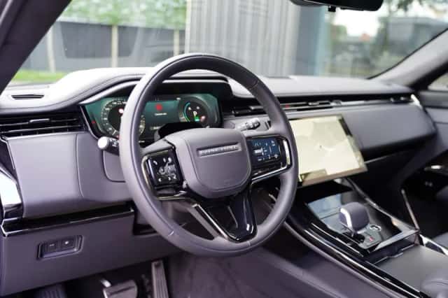 Land Rover Range Rover Sport (2026) thumbnail 4