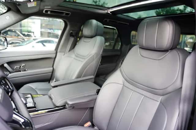 Land Rover Range Rover Sport (2026) thumbnail 6