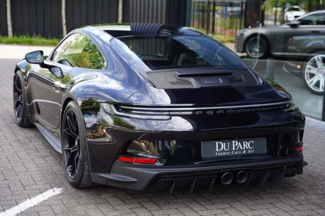 Porsche 911 (2022) thumbnail 3