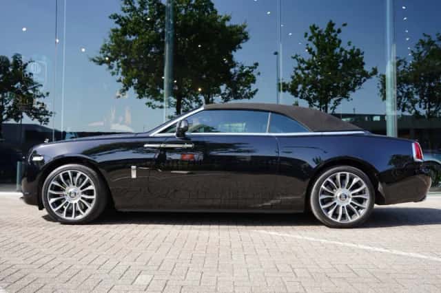 Rolls-Royce Dawn (2017) thumbnail 4