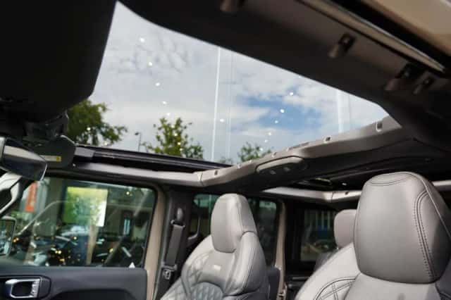 Jeep Wrangler (2025) thumbnail 6