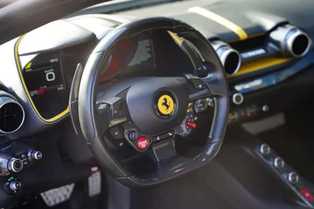 Ferrari 812 (2019) thumbnail 4