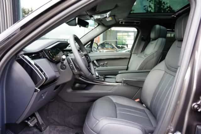 Land Rover Range Rover Sport (2026) thumbnail 5
