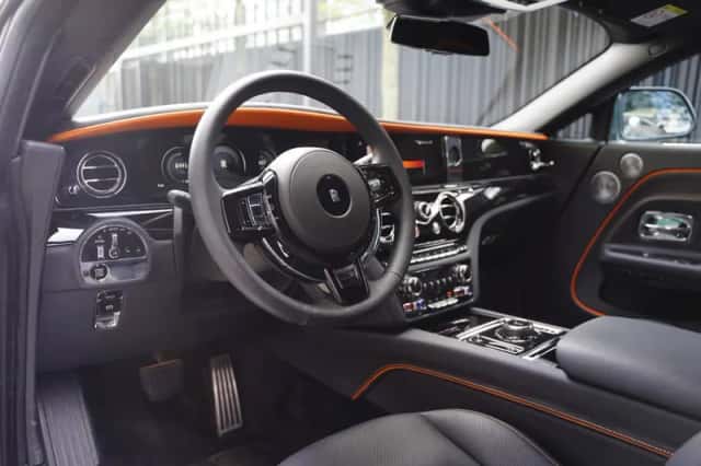 Rolls-Royce Spectre (2024) thumbnail 4