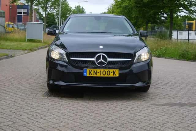 Mercedes-Benz A-Klasse (2016) thumbnail 2