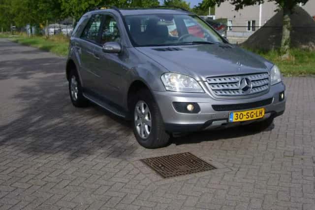 Mercedes-Benz M-Klasse (2006) thumbnail 3