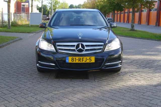 Mercedes-Benz C-Klasse (2011) thumbnail 2