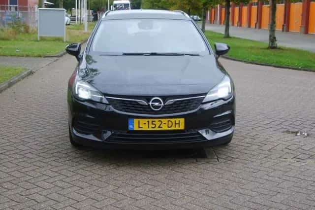 Opel Astra (2021) thumbnail 2
