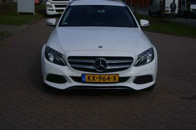 Mercedes-Benz C-Klasse (2016) thumbnail 2