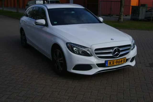 Mercedes-Benz C-Klasse (2016) thumbnail 3