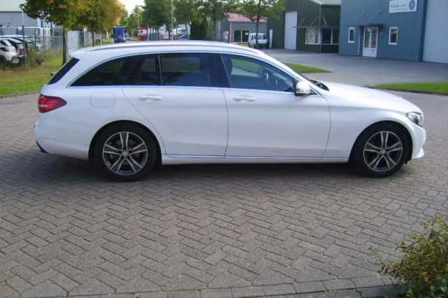 Mercedes-Benz C-Klasse (2016) thumbnail 4