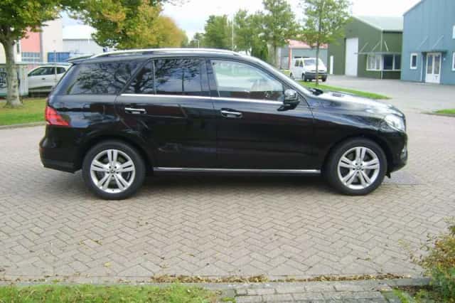 Mercedes-Benz GLE-Klasse (2017) thumbnail 4