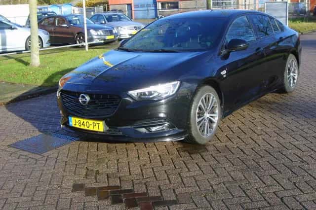 Opel Insignia (2020) thumbnail 1