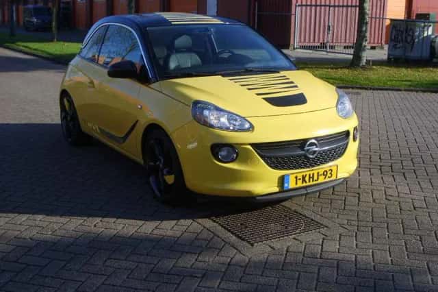 Opel Adam (2013) thumbnail 3