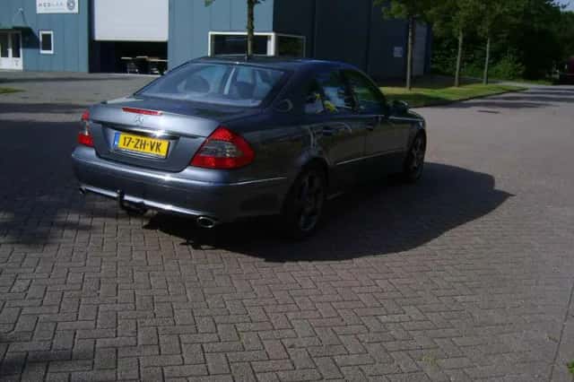 Mercedes-Benz E-Klasse (2008) thumbnail 5