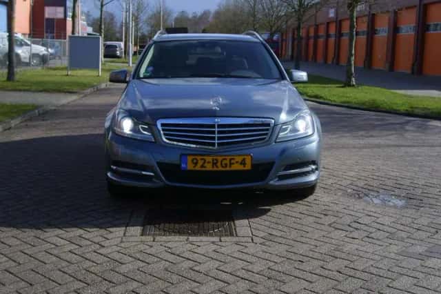 Mercedes-Benz C-Klasse (2011) thumbnail 2