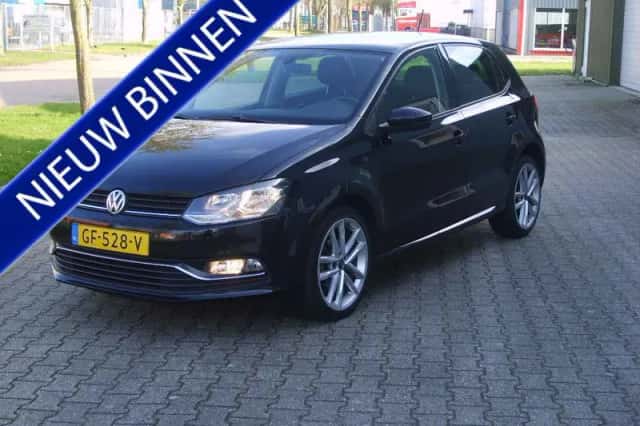 Volkswagen Polo (2015) thumbnail 1