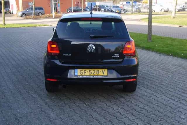 Volkswagen Polo (2015) thumbnail 6