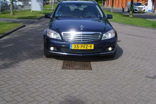 Mercedes-Benz C-Klasse (2011) thumbnail 2