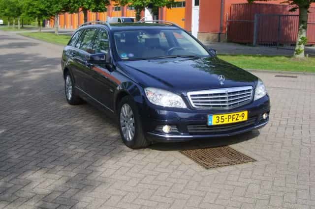Mercedes-Benz C-Klasse (2011) thumbnail 3