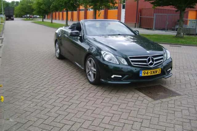 Mercedes-Benz E-Klasse (2012) thumbnail 3