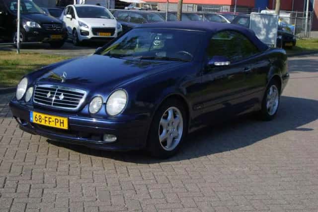 Mercedes-Benz CLK-Klasse (2000) thumbnail 1