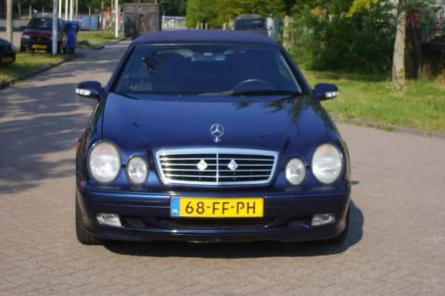 Mercedes-Benz CLK-Klasse (2000) thumbnail 2