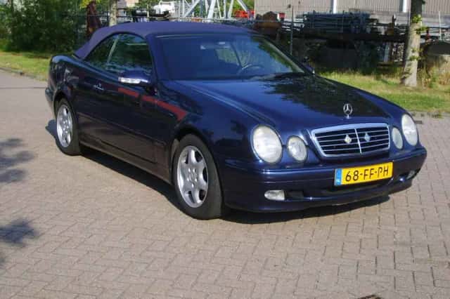 Mercedes-Benz CLK-Klasse (2000) thumbnail 3