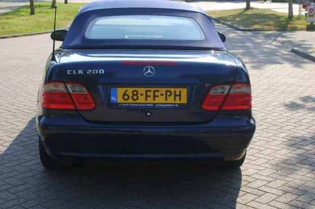 Mercedes-Benz CLK-Klasse (2000) thumbnail 6