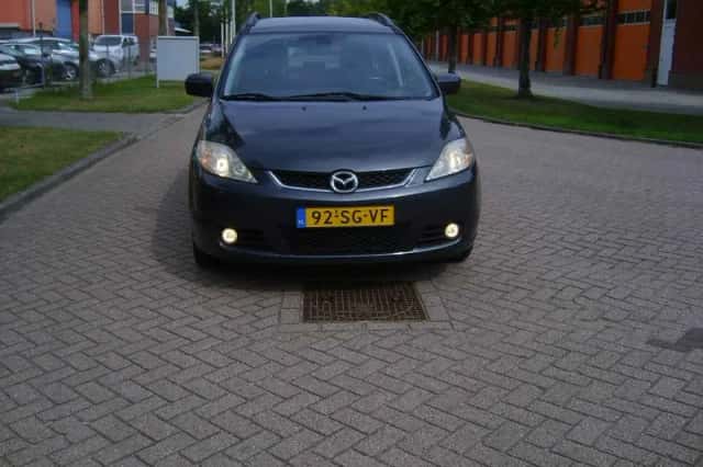 Mazda 5 (2006) thumbnail 2