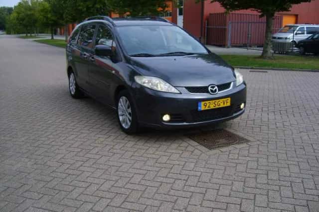 Mazda 5 (2006) thumbnail 3