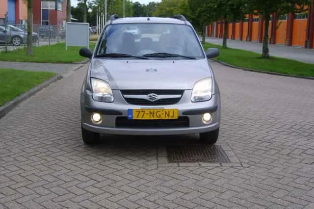 Suzuki Ignis (2003) thumbnail 2