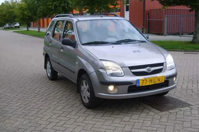 Suzuki Ignis (2003) thumbnail 3