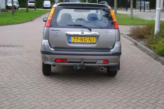 Suzuki Ignis (2003) thumbnail 6