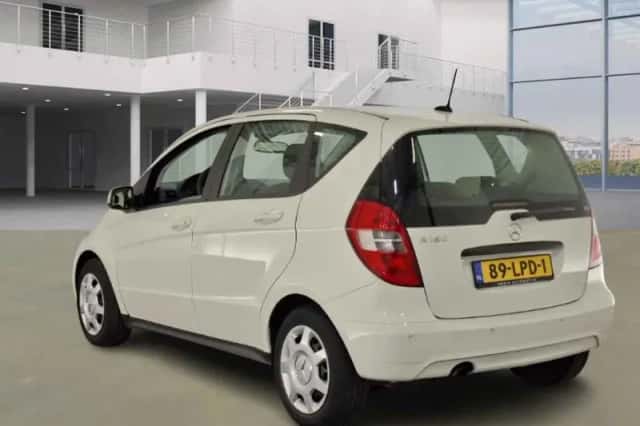 Mercedes-Benz A-Klasse (2010) thumbnail 3