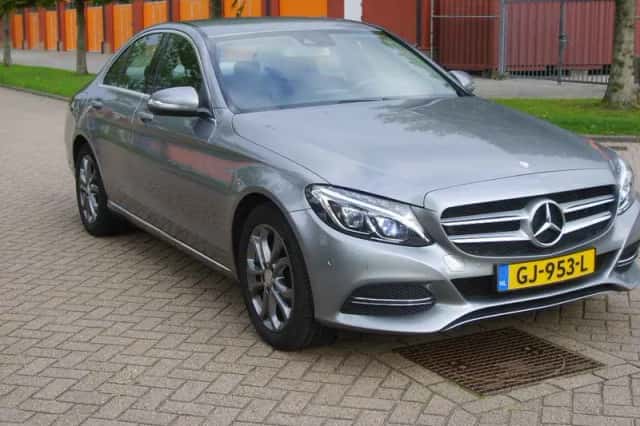 Mercedes-Benz C-Klasse (2015) thumbnail 3
