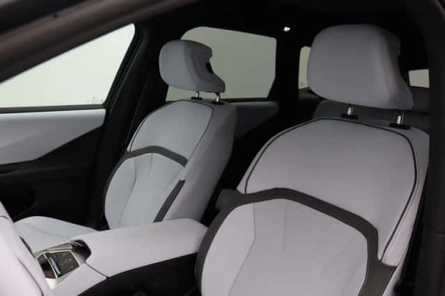 BMW iX3 (2026) thumbnail 4