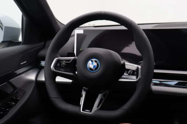 BMW i5 (2026) thumbnail 2