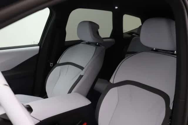 BMW iX3 (2026) thumbnail 4
