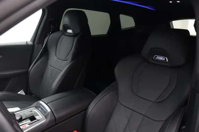 BMW XM (2026) thumbnail 4