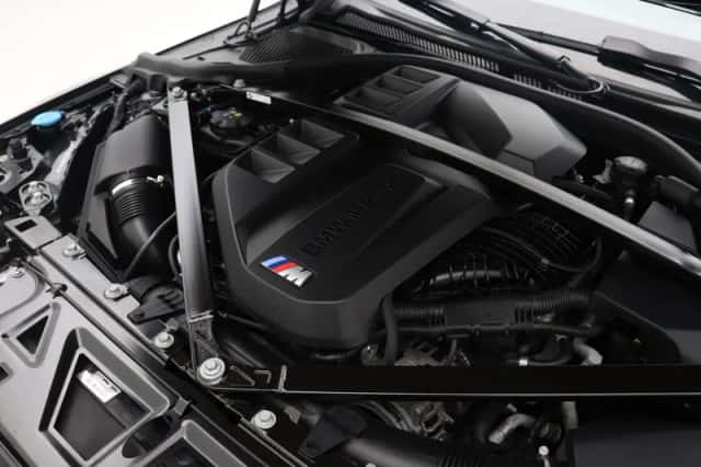 BMW M2 (2024) thumbnail 4