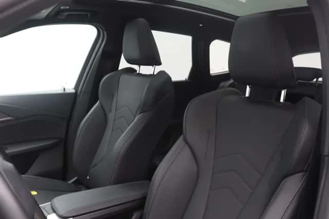 BMW X1 (2023) thumbnail 5